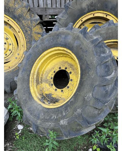 JOHN DEERE 6910 - Farm tractor: picture 5 JOHN DEERE 6910 - Farm tractor: picture 5