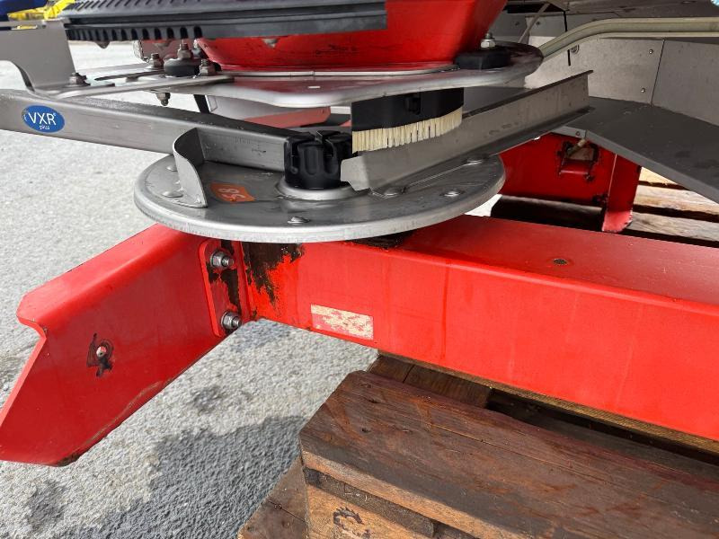 Fertilizer spreader KUHN AXIS50.1W: picture 7