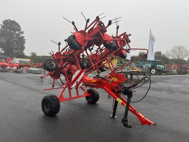 KUHN GF10802T - Tedder/ Rake: picture 3 KUHN GF10802T - Tedder/ Rake: picture 3