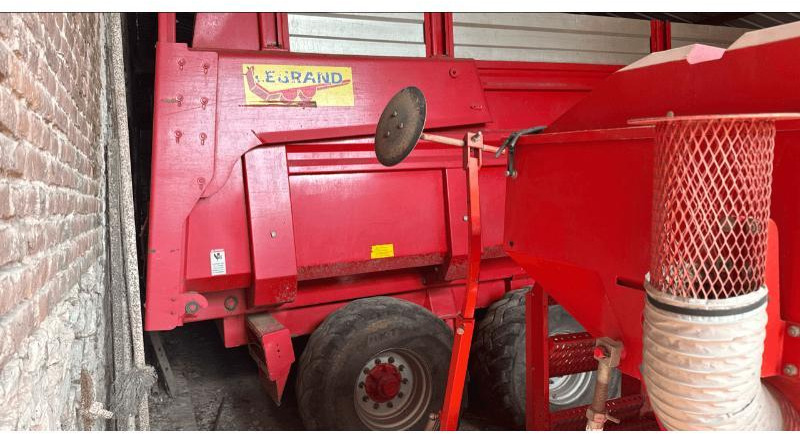 LEGRAND BL16 - Farm trailer: picture 3 LEGRAND BL16 - Farm trailer: picture 3