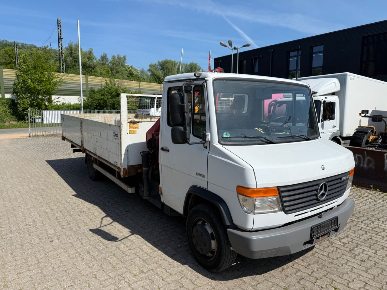 Mercedes-Benz 816 D - Flatbed van: picture 2 Mercedes-Benz 816 D - Flatbed van: picture 2