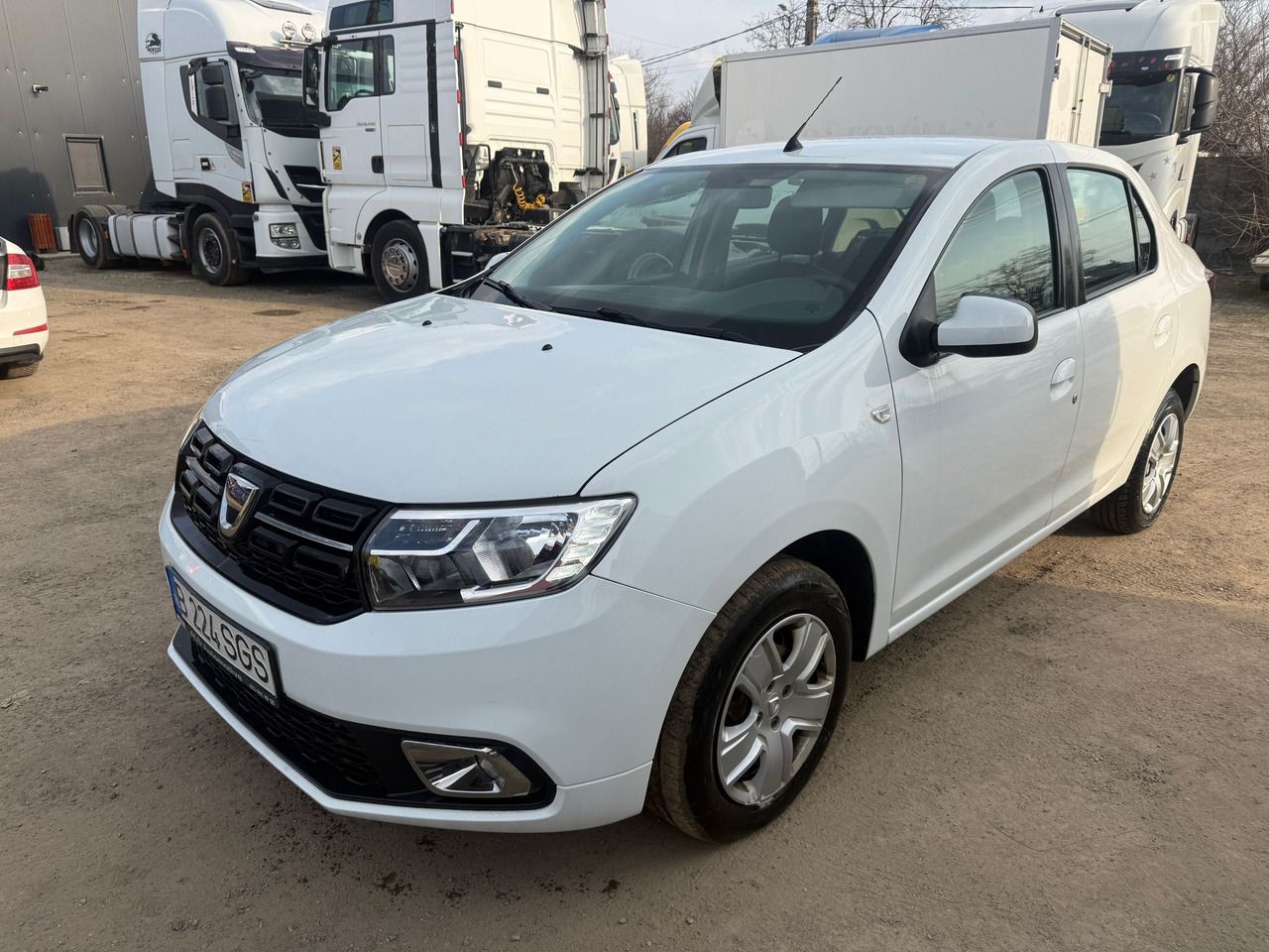 DACIA LOGAN - Sedan: picture 2 DACIA LOGAN - Sedan: picture 2