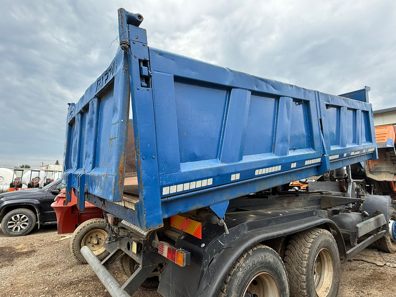 MEILLER TIPPING BUCKET - Tipper body: picture 1 MEILLER TIPPING BUCKET - Tipper body: picture 1