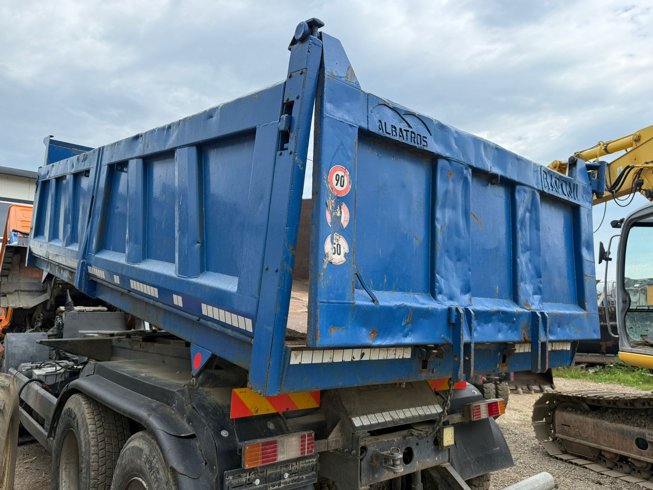 MEILLER TIPPING BUCKET - Tipper body: picture 3 MEILLER TIPPING BUCKET - Tipper body: picture 3