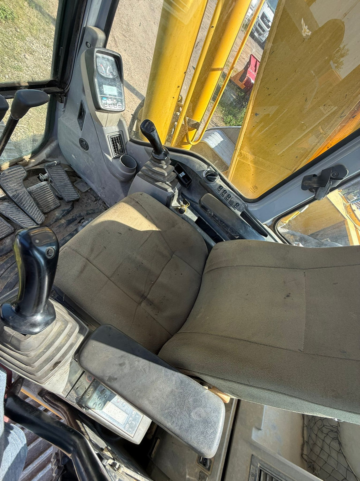 NEW HOLLAND E 215 EXCAVATOR - Crawler excavator: picture 3 NEW HOLLAND E 215 EXCAVATOR - Crawler excavator: picture 3