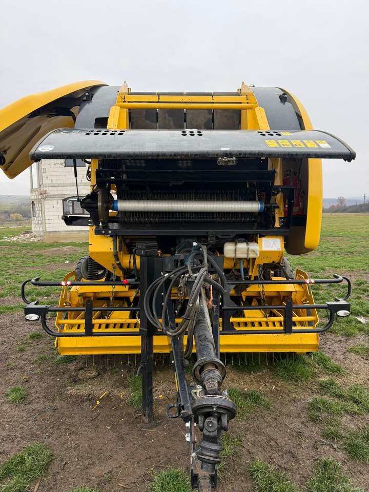 New Holland Roll-Belt 180 Baler - Round baler: picture 2 New Holland Roll-Belt 180 Baler - Round baler: picture 2