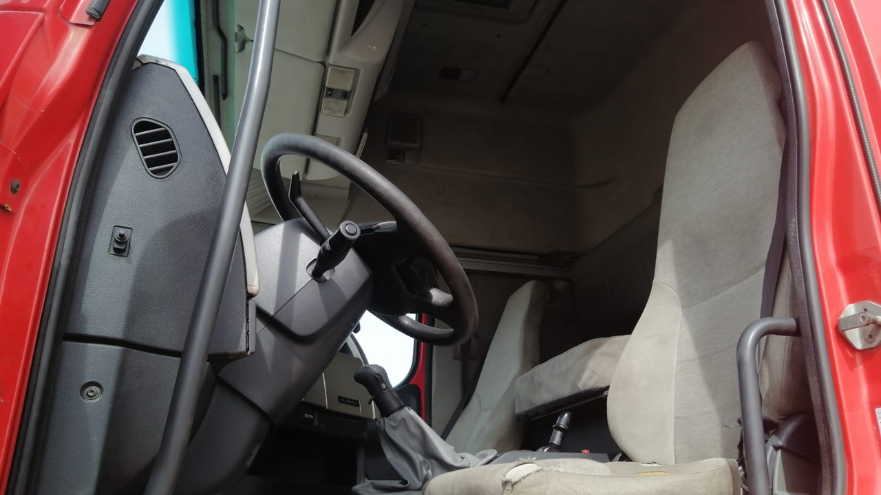 Tractor unit Renault PREMIUM 450 DXI, Manual ZF: picture 9