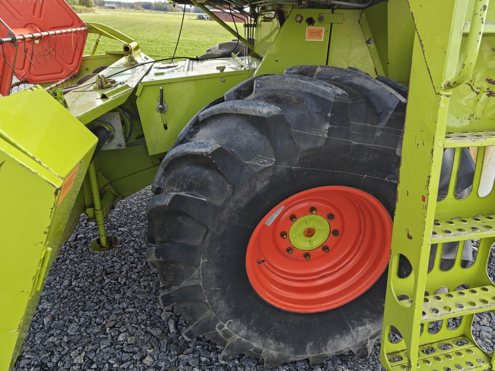 Claas Dominator 58S, 6-sylinterinen Hydraulinen torvi, ruumenlevitin, katso video! - Combine harvester: picture 5 Claas Dominator 58S, 6-sylinterinen Hydraulinen torvi, ruumenlevitin, katso video! - Combine harvester: picture 5