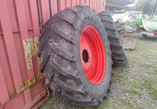 Fendt Takarenkaat 650/65R42 vanteineen - Tire for Farm tractor: picture 3 Fendt Takarenkaat 650/65R42 vanteineen - Tire for Farm tractor: picture 3