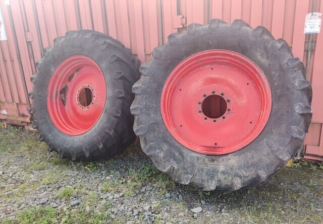 Fendt Takarenkaat 650/65R42 vanteineen - Tire for Farm tractor: picture 2 Fendt Takarenkaat 650/65R42 vanteineen - Tire for Farm tractor: picture 2