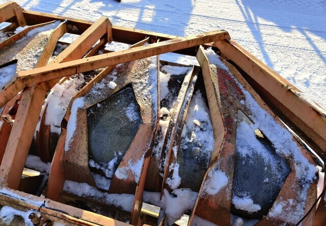 Mahlers 400cm - Volvo-kiinnike - Snow plough for Agricultural machinery: picture 5 Mahlers 400cm - Volvo-kiinnike - Snow plough for Agricultural machinery: picture 5