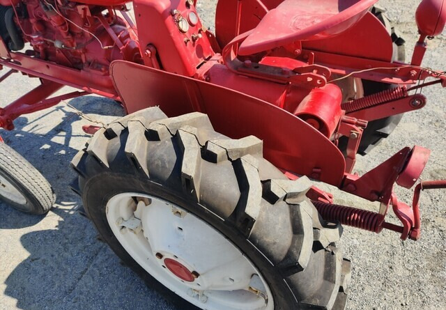Farm tractor Massey Harris Traktori - bensiini: picture 7