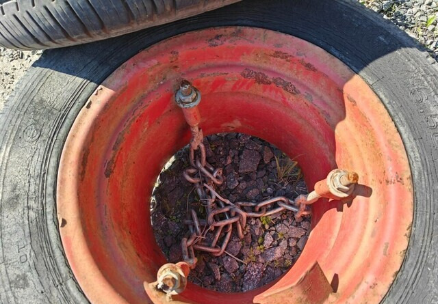 Paripyörät puimuriin 16 tuumaa - Wheel and tire package for Agricultural machinery: picture 5 Paripyörät puimuriin 16 tuumaa - Wheel and tire package for Agricultural machinery: picture 5