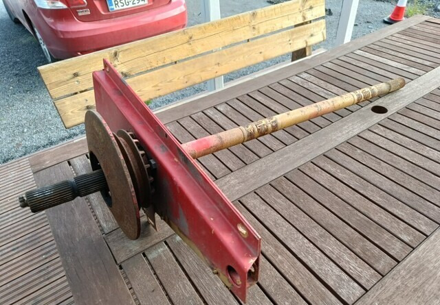 Massey Ferguson 16 pääakseli puimuriin - Spare parts for Combine harvester: picture 1 Massey Ferguson 16 pääakseli puimuriin - Spare parts for Combine harvester: picture 1