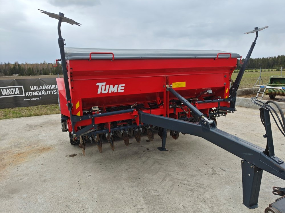 Tume HKL 3000 JC Pro Täyskiekkokone - Combine seed drill: picture 2 Tume HKL 3000 JC Pro Täyskiekkokone - Combine seed drill: picture 2