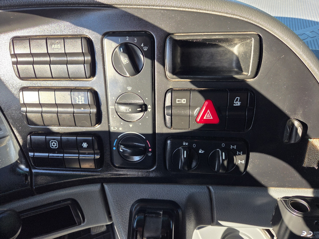 MERCEDES-BENZ - Cab chassis truck: picture 5 MERCEDES-BENZ - Cab chassis truck: picture 5