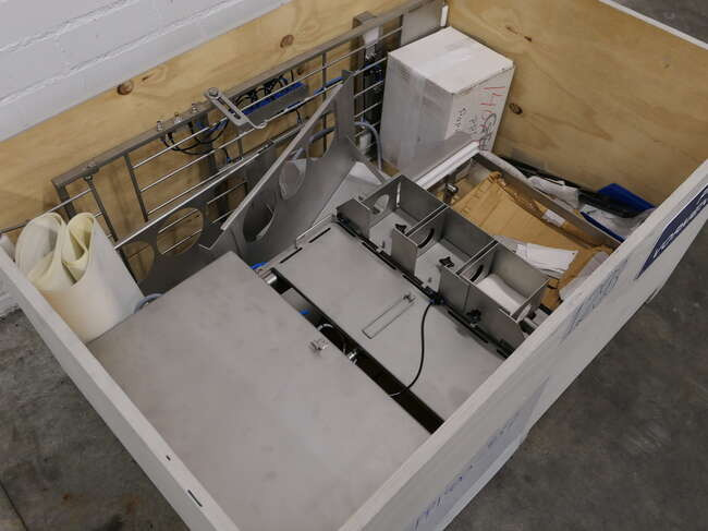 GEA paper interleaver PPI400 - Food processing equipment: picture 1 GEA paper interleaver PPI400 - Food processing equipment: picture 1