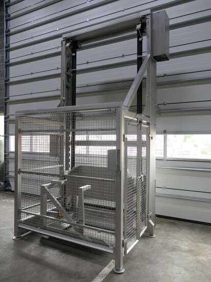 Lachnit lifter for palletboxes 322 L - Food processing equipment: picture 3 Lachnit lifter for palletboxes 322 L - Food processing equipment: picture 3