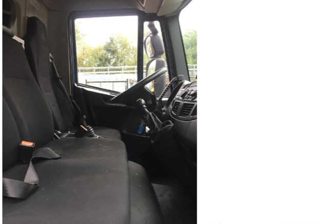 Iveco EUROCARGOeurocargo 120e19 - Box truck: picture 4 Iveco EUROCARGOeurocargo 120e19 - Box truck: picture 4