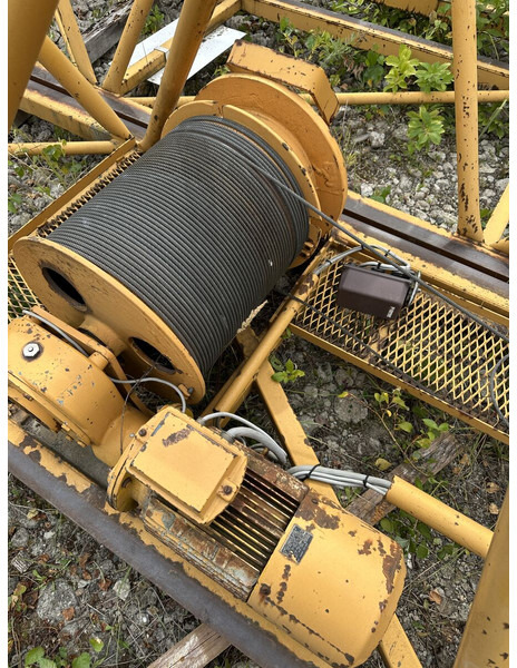 Liebherr 140EC-H10, 1993yom, 40jib, 23,5m huh - Tower crane: picture 5 Liebherr 140EC-H10, 1993yom, 40jib, 23,5m huh - Tower crane: picture 5