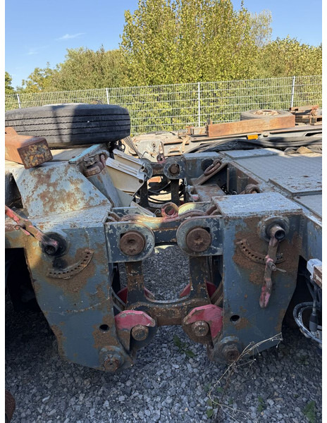 Liebherr 80km/h axeles to self erecting crane 32K 35K 42K 50K 63K 71K - Tower crane: picture 2 Liebherr 80km/h axeles to self erecting crane 32K 35K 42K 50K 63K 71K - Tower crane: picture 2