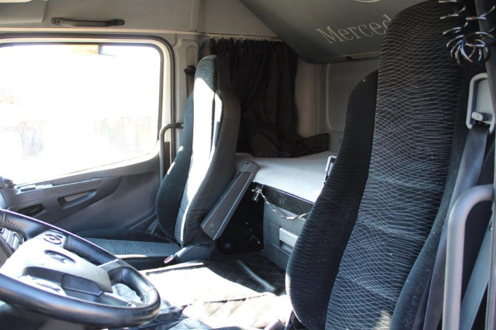 Curtainsider truck Mercedes-Benz Atego 1223: picture 5