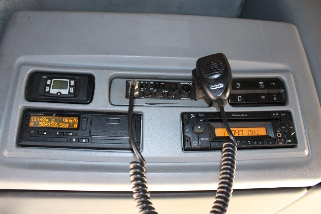 Curtainsider truck Mercedes-Benz Atego 1223: picture 10