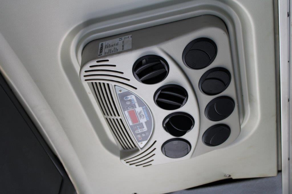 Curtainsider truck Mercedes-Benz Atego 1223: picture 12