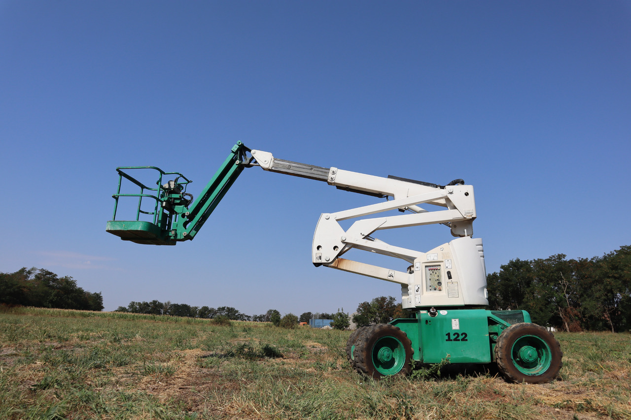 HAULOTTE HA120 PX - Articulated boom: picture 2 HAULOTTE HA120 PX - Articulated boom: picture 2