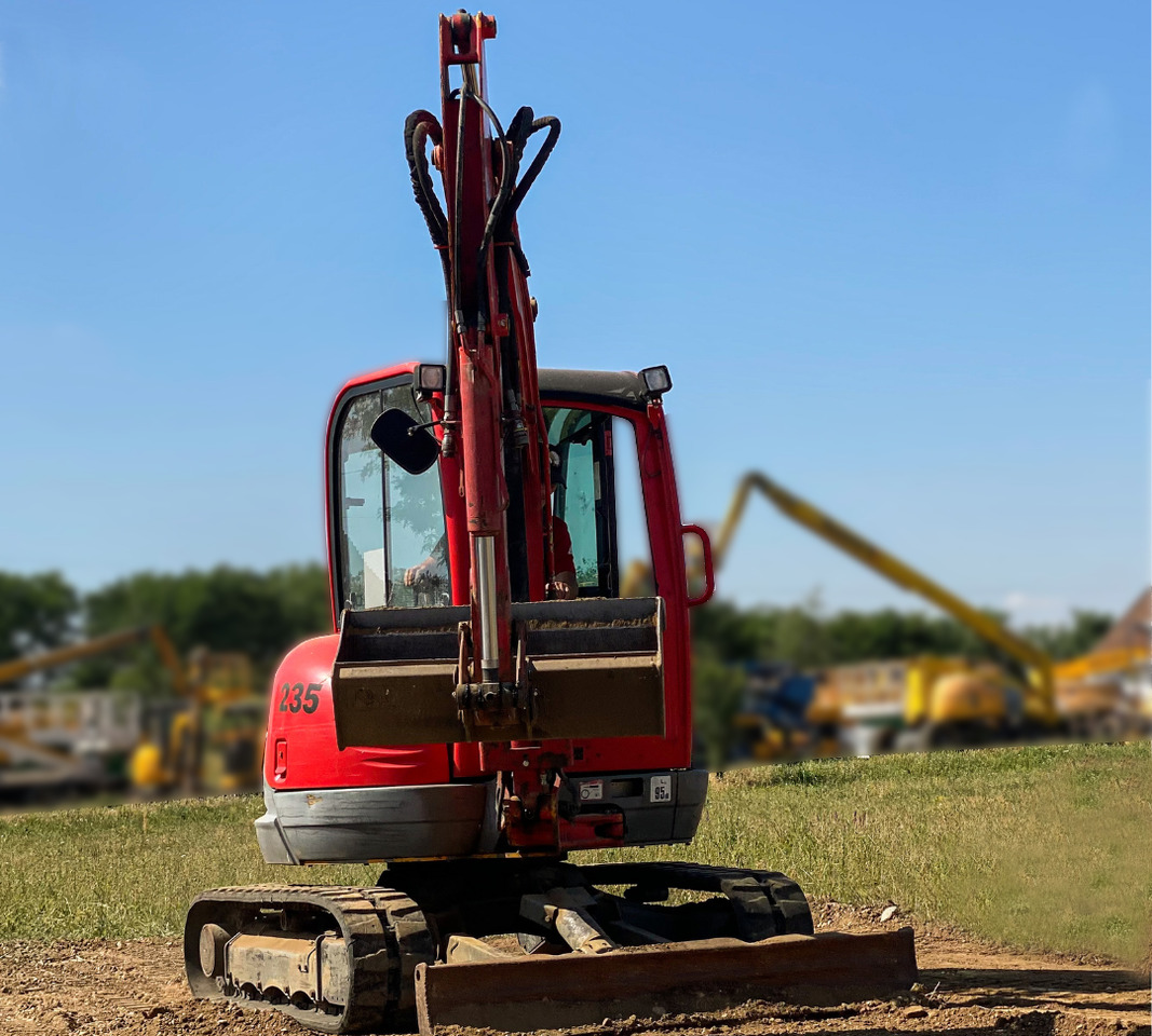 JCB - Mini excavator: picture 1 JCB - Mini excavator: picture 1