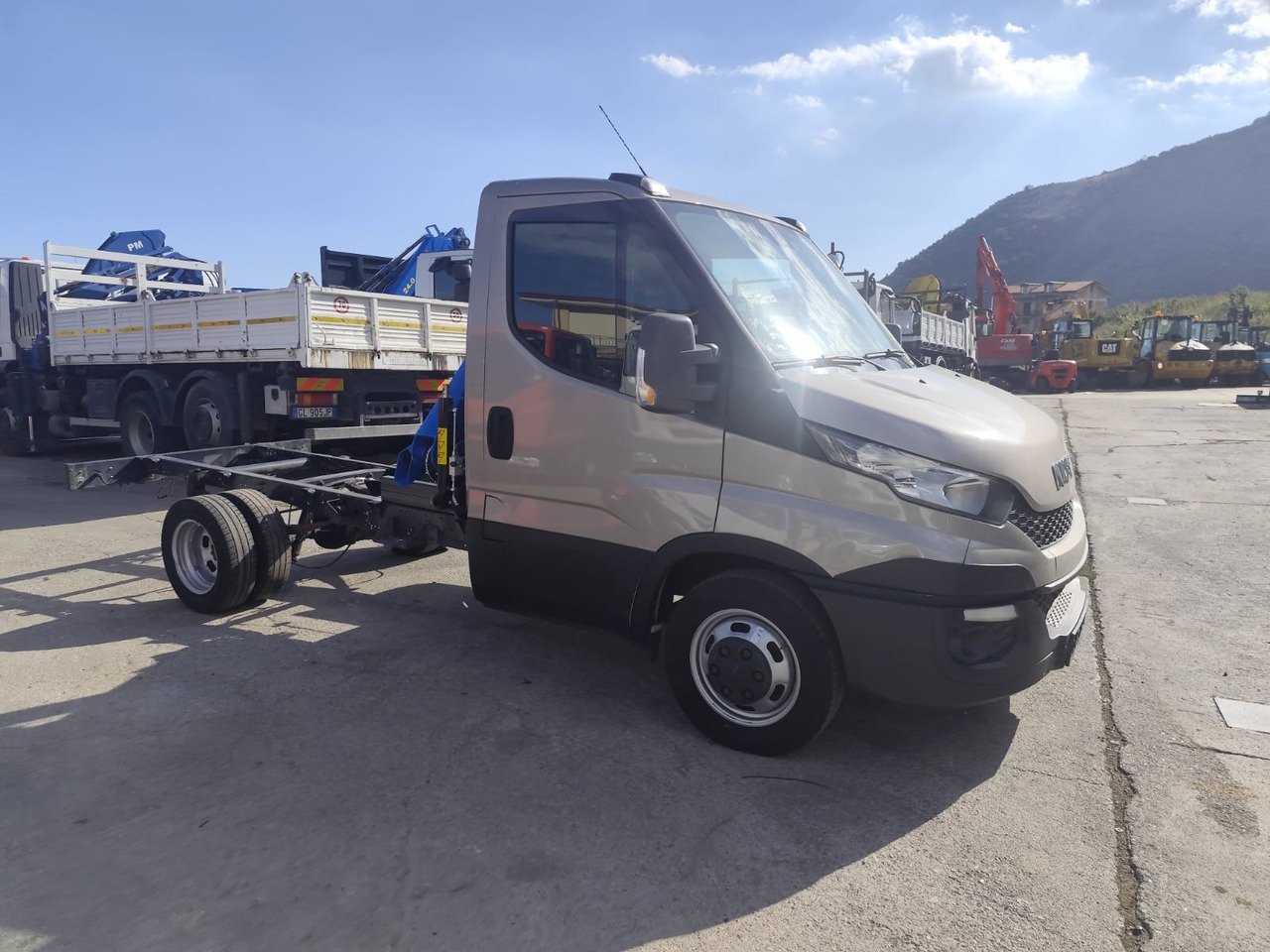 Tipper van IVECO DAILY 35-130: picture 26