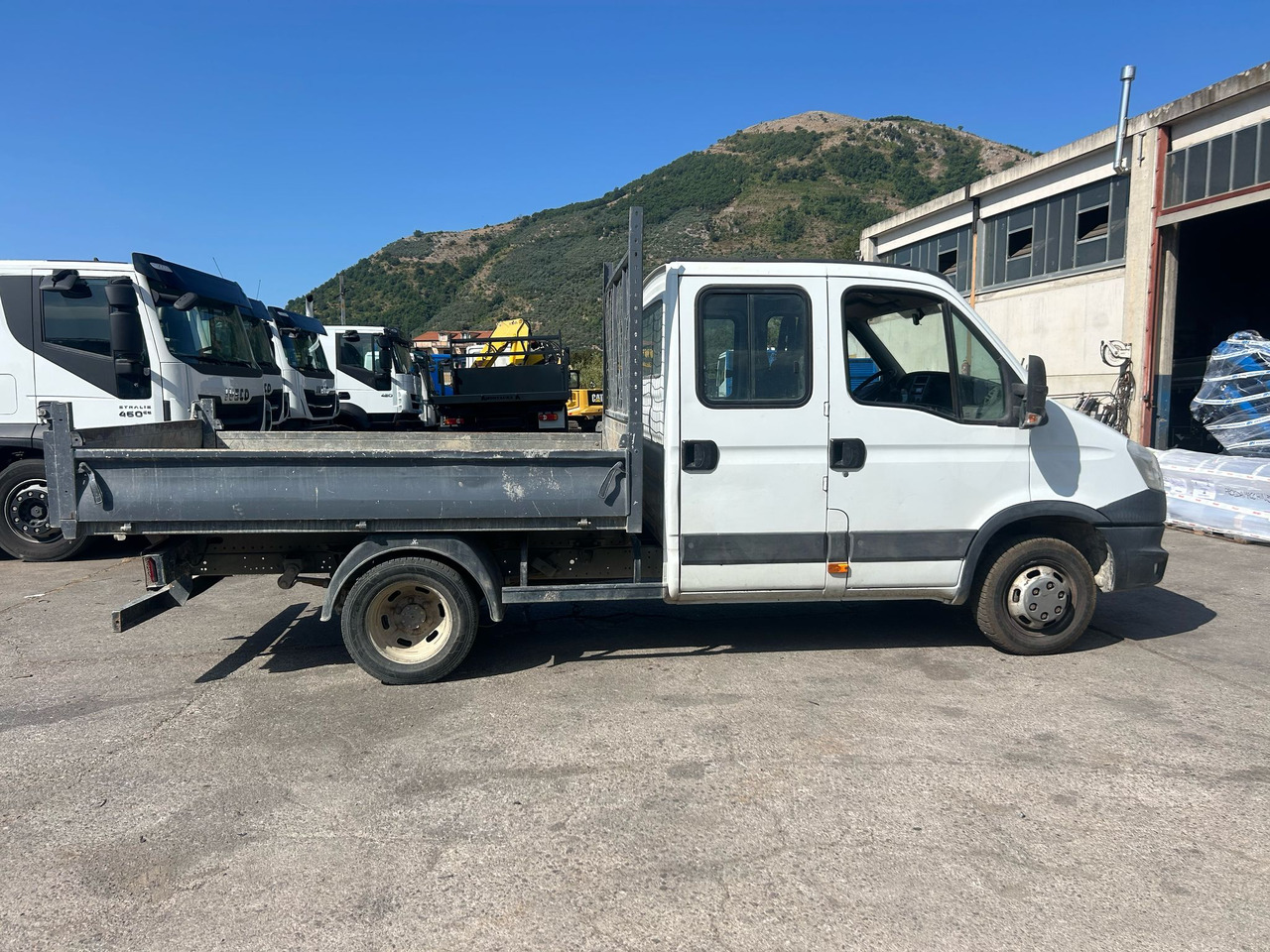 Tipper van IVECO DAILY 35C13: picture 30