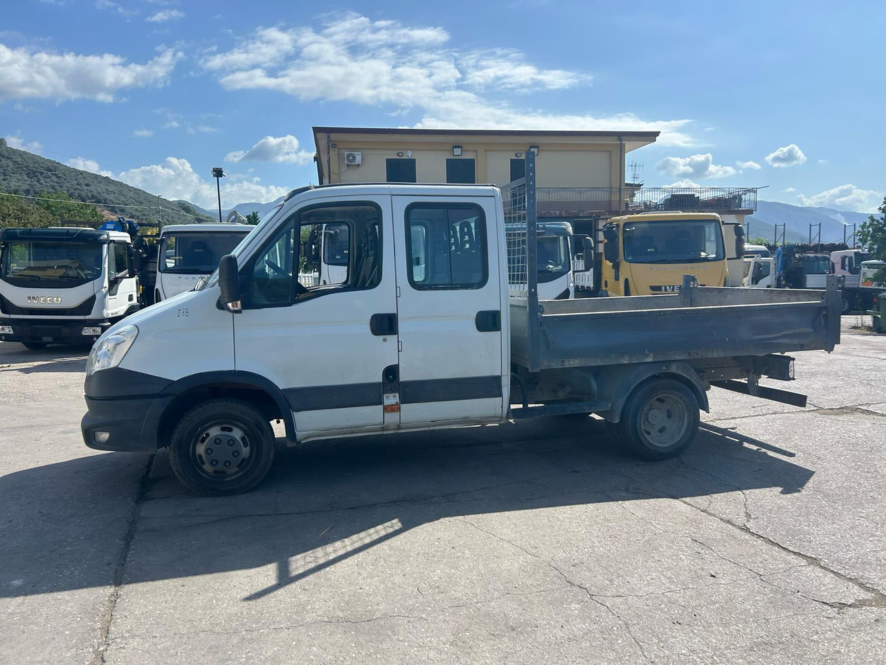 Tipper van IVECO DAILY 35C13: picture 38
