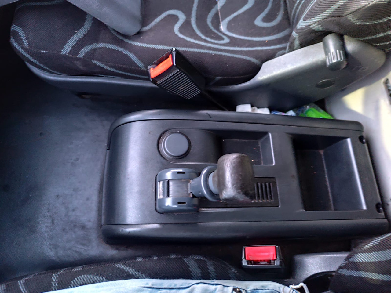 IVECO EUROCARGO 120E28P - Cab chassis truck: picture 4 IVECO EUROCARGO 120E28P - Cab chassis truck: picture 4