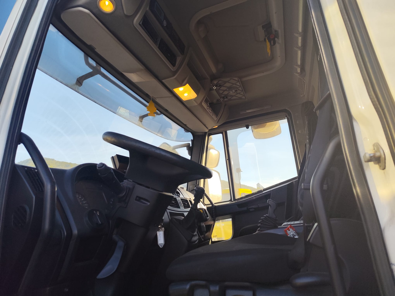 Cab chassis truck IVECO EUROCARGO 180-320: picture 7 Cab chassis truck IVECO EUROCARGO 180-320: picture 7