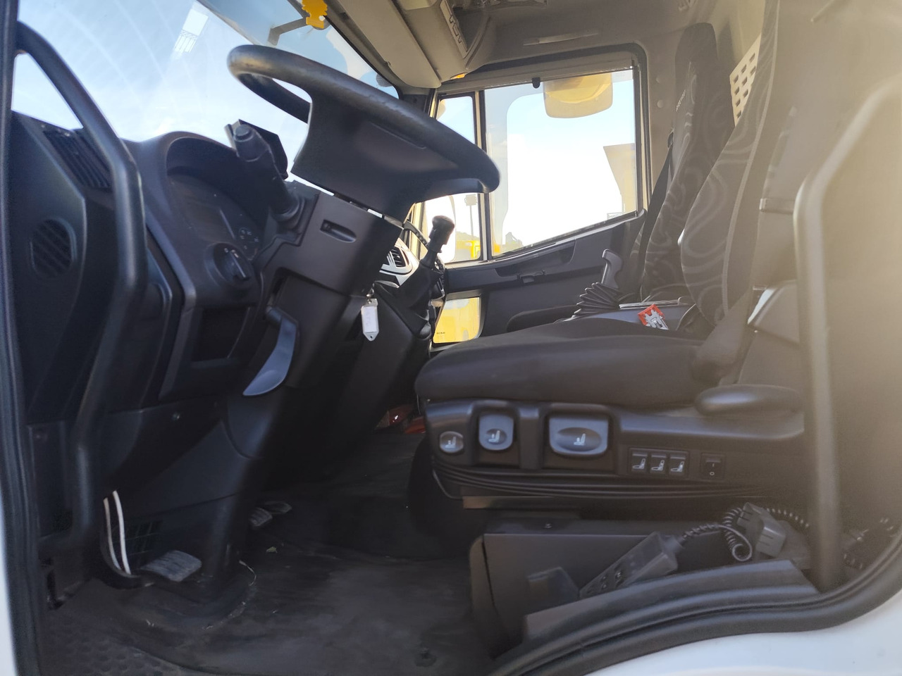 Cab chassis truck IVECO EUROCARGO 180-320: picture 10 Cab chassis truck IVECO EUROCARGO 180-320: picture 10
