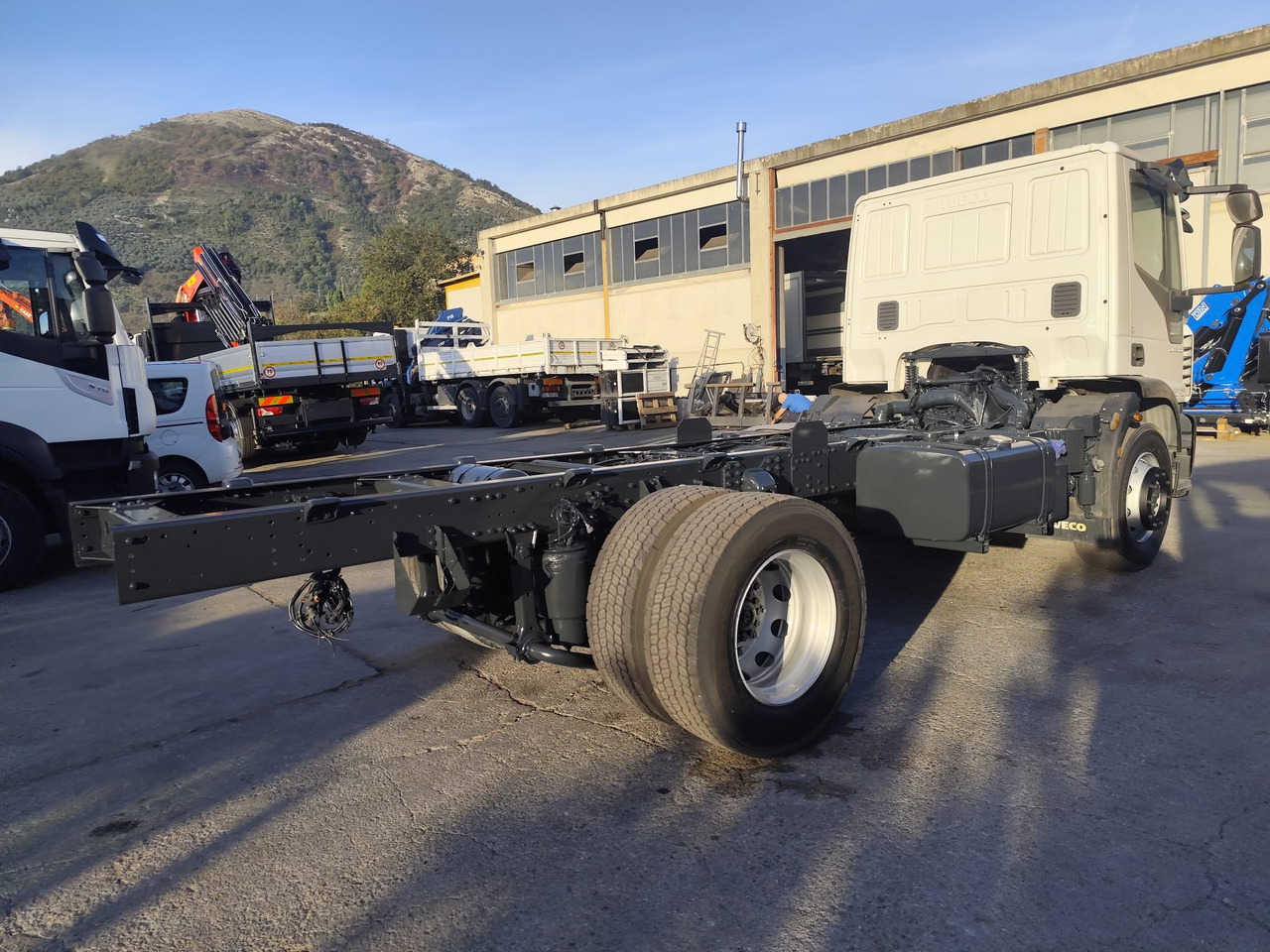 Cab chassis truck IVECO EUROCARGO 180-320: picture 23 Cab chassis truck IVECO EUROCARGO 180-320: picture 23