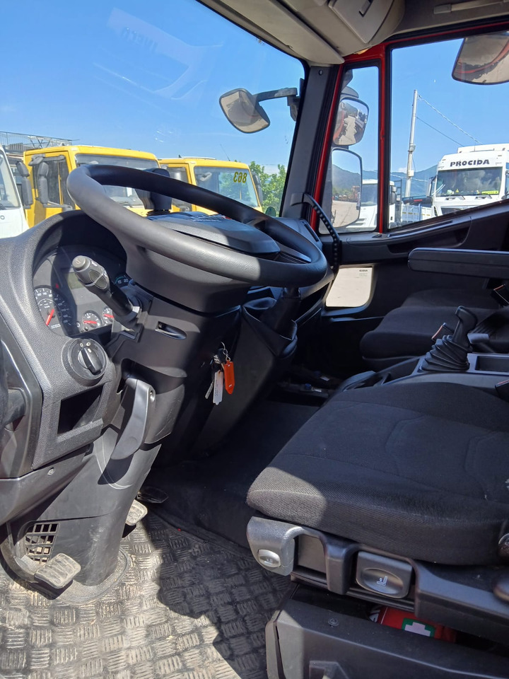 IVECO EUROCARGO 80-190 - Crane truck: picture 4 IVECO EUROCARGO 80-190 - Crane truck: picture 4
