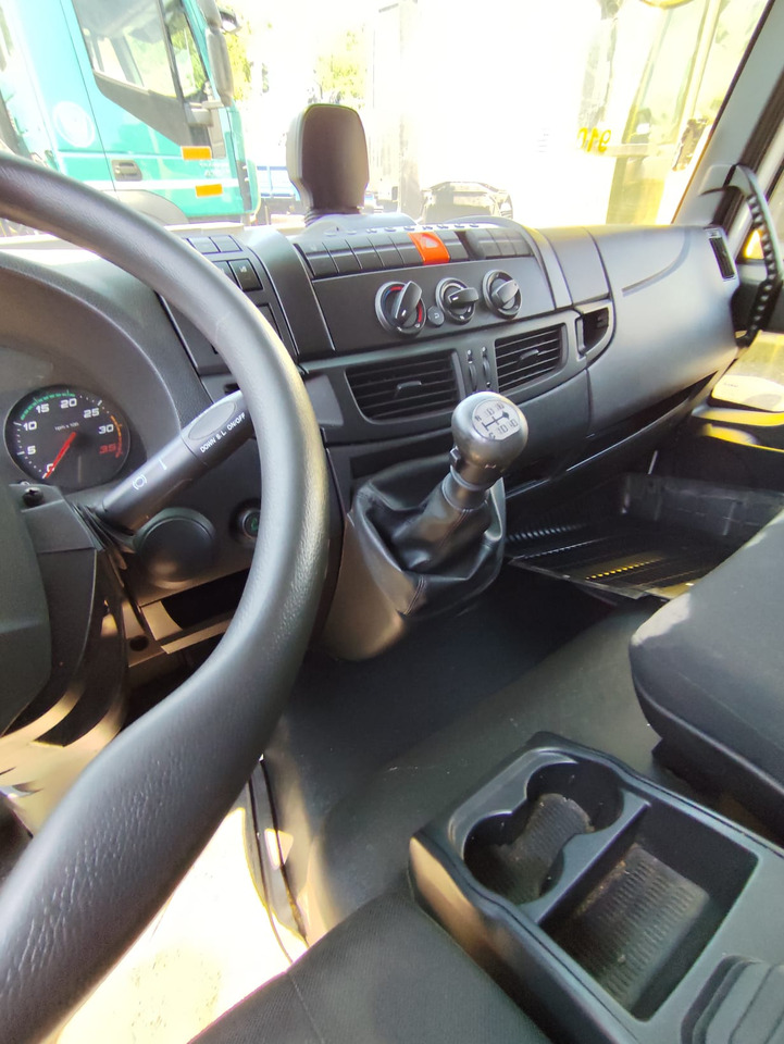 IVECO EUROCARGO 80-210 - Cab chassis truck: picture 4 IVECO EUROCARGO 80-210 - Cab chassis truck: picture 4