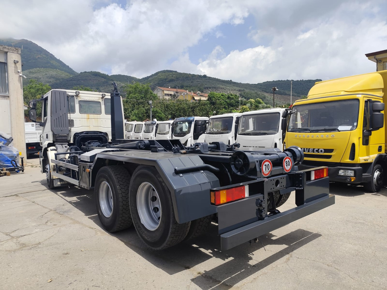 Hook lift truck IVECO STRALIS 260S36: picture 15