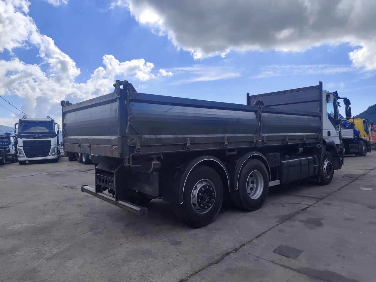 IVECO STRALIS AD 260S31 - Tipper: picture 3 IVECO STRALIS AD 260S31 - Tipper: picture 3
