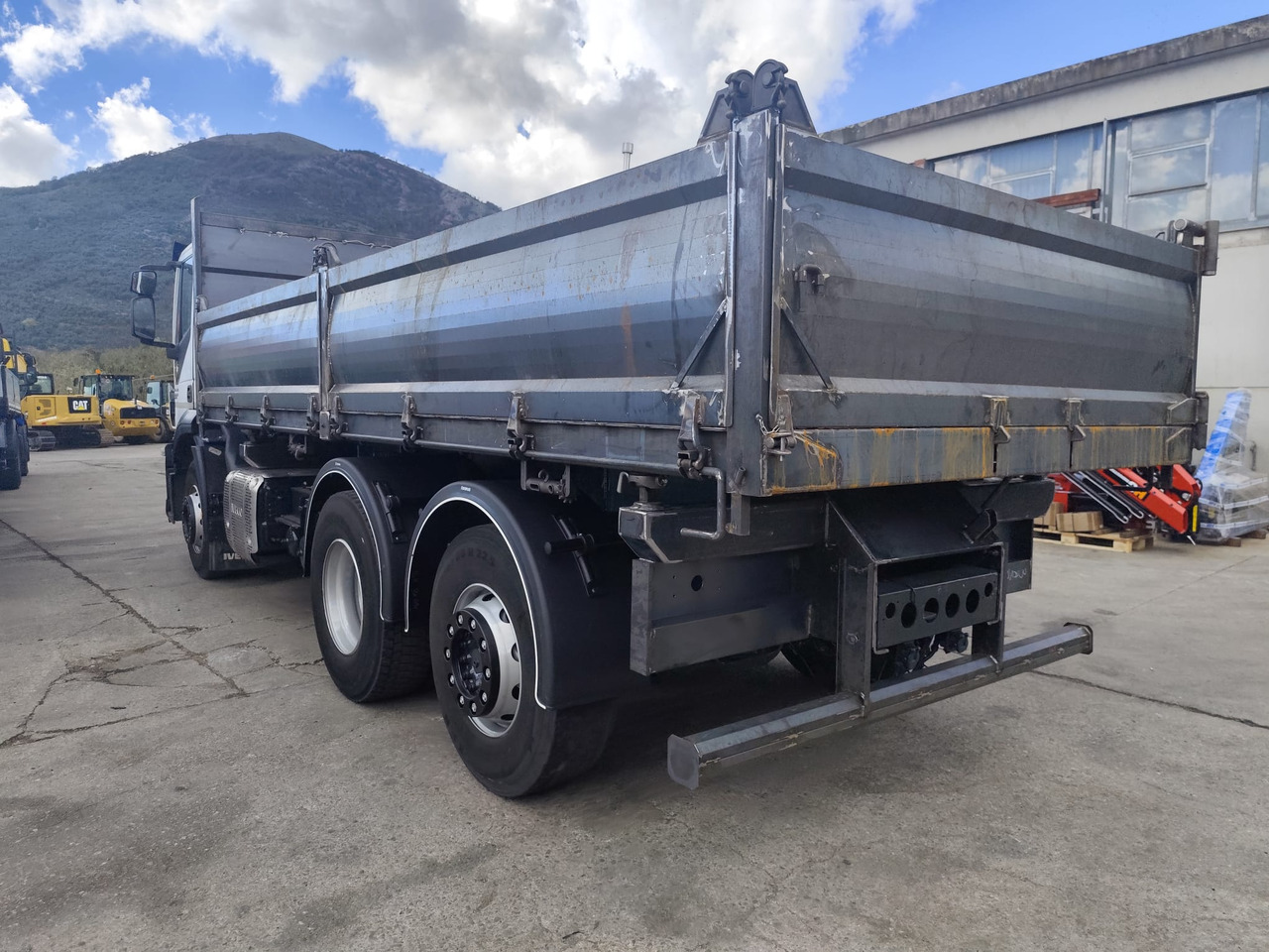 IVECO STRALIS AD 260S31 - Tipper: picture 2 IVECO STRALIS AD 260S31 - Tipper: picture 2