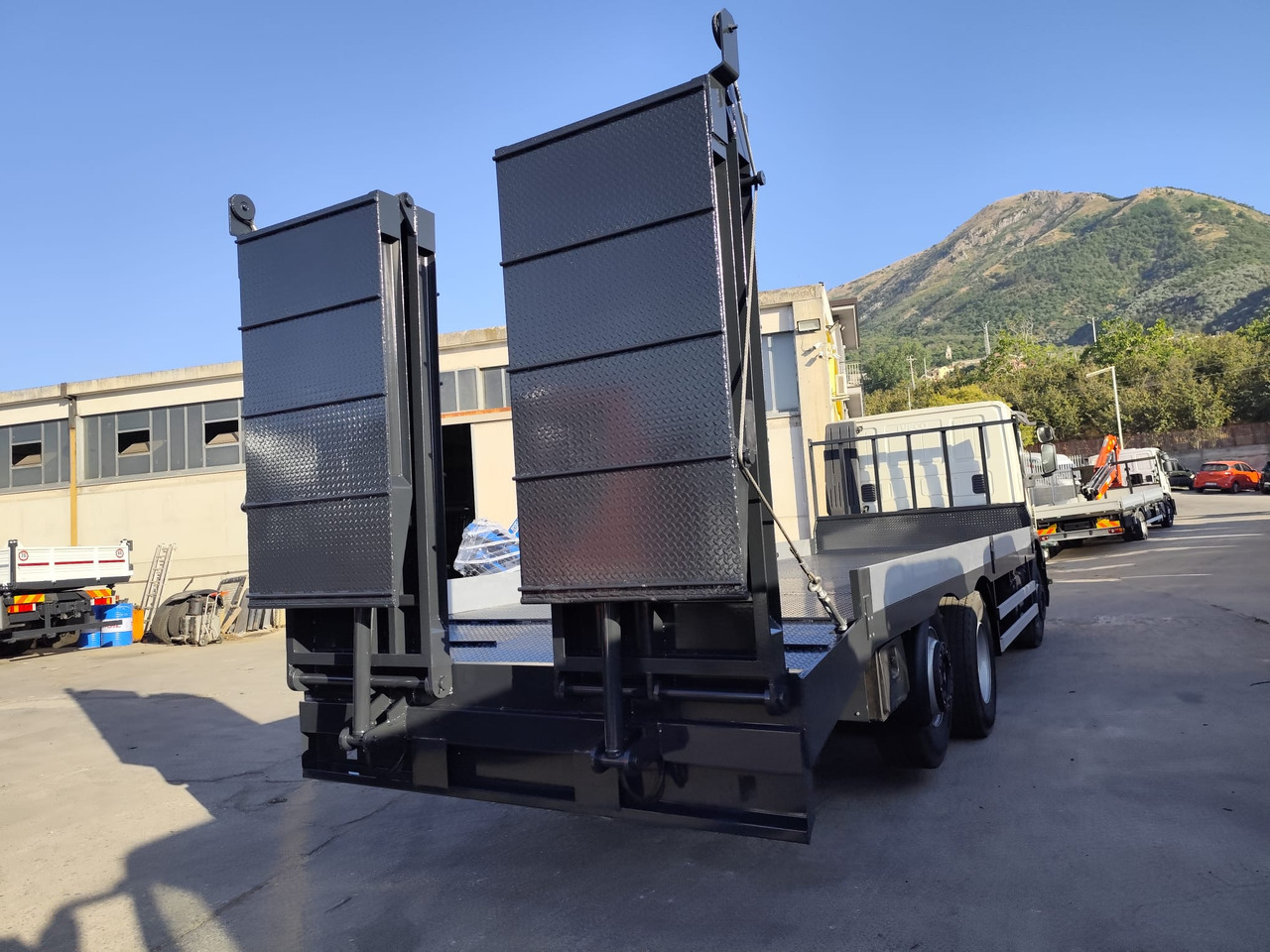Dropside/ Flatbed truck IVECO STRALIS AD 260S31: picture 12
