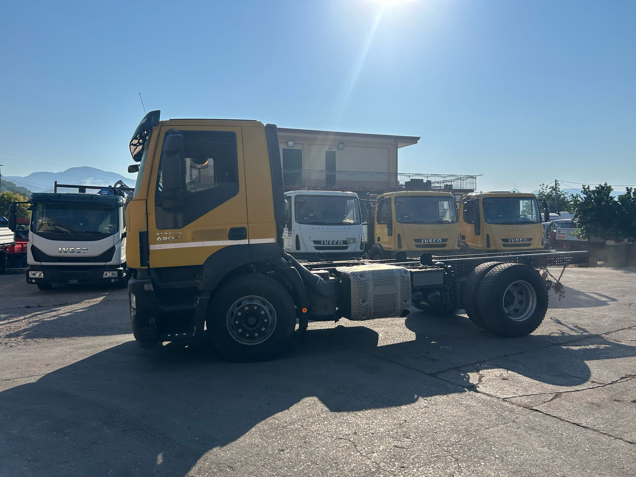 Cab chassis truck IVECO STRALIS HI-STREET AD190S42: picture 23