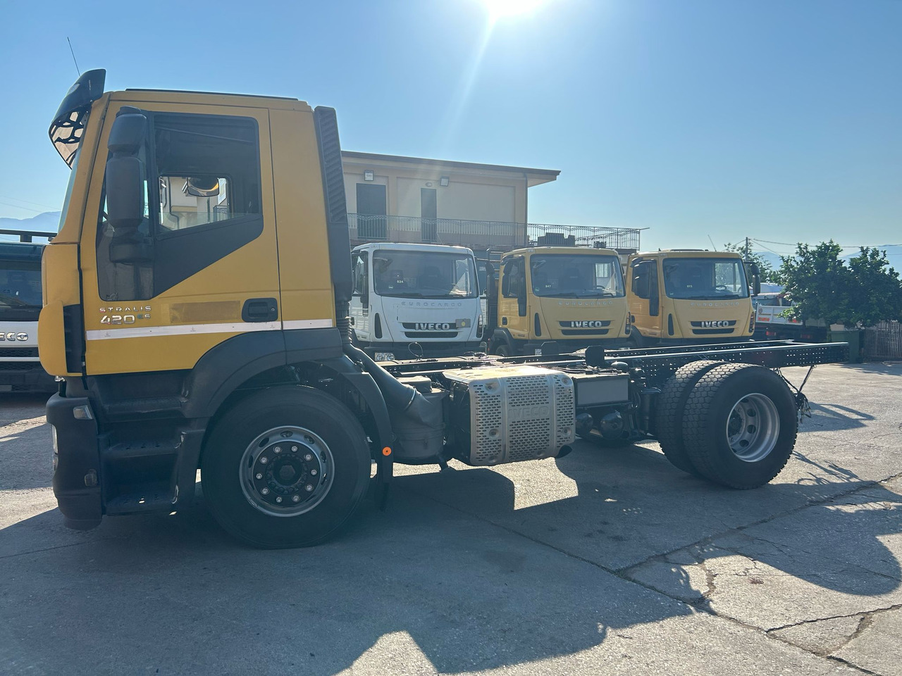 Cab chassis truck IVECO STRALIS HI-STREET AD190S42: picture 10