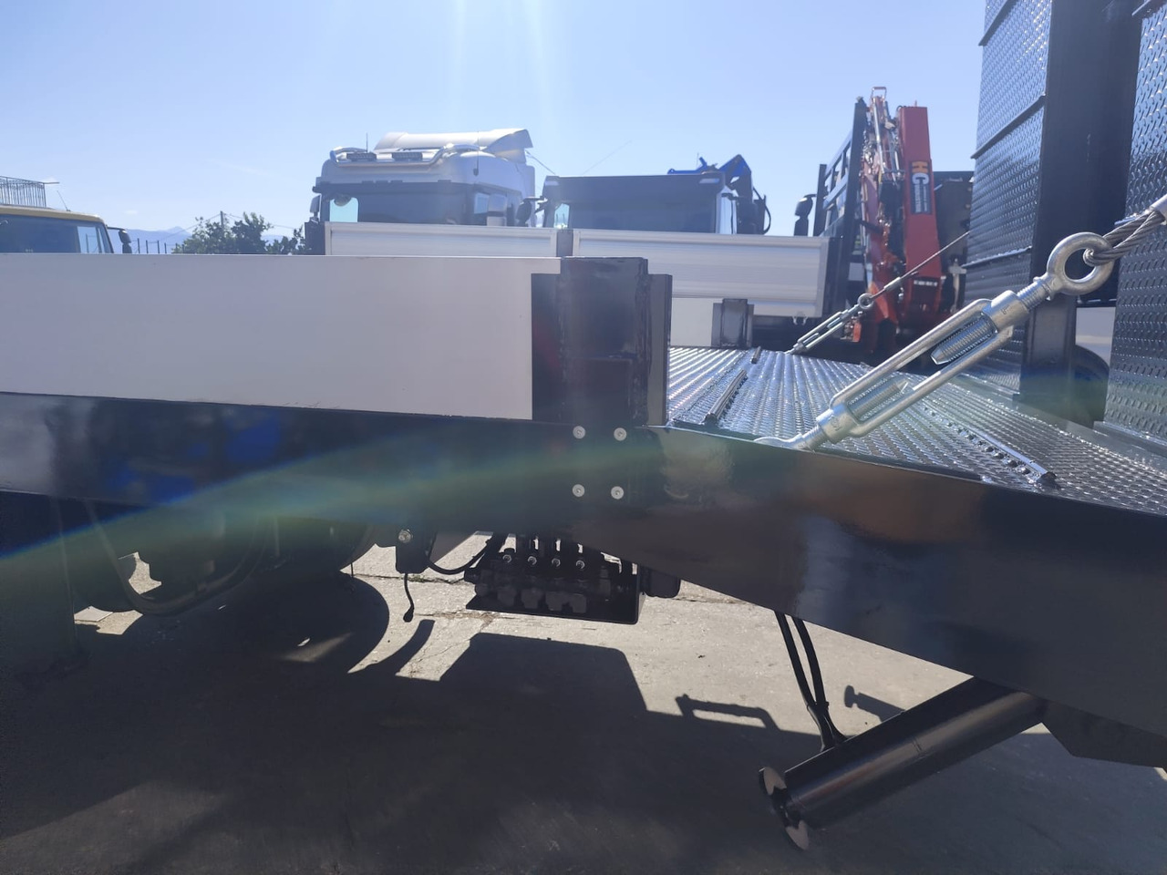 MAN TGX 26.440 - Dropside/ Flatbed truck: picture 3 MAN TGX 26.440 - Dropside/ Flatbed truck: picture 3