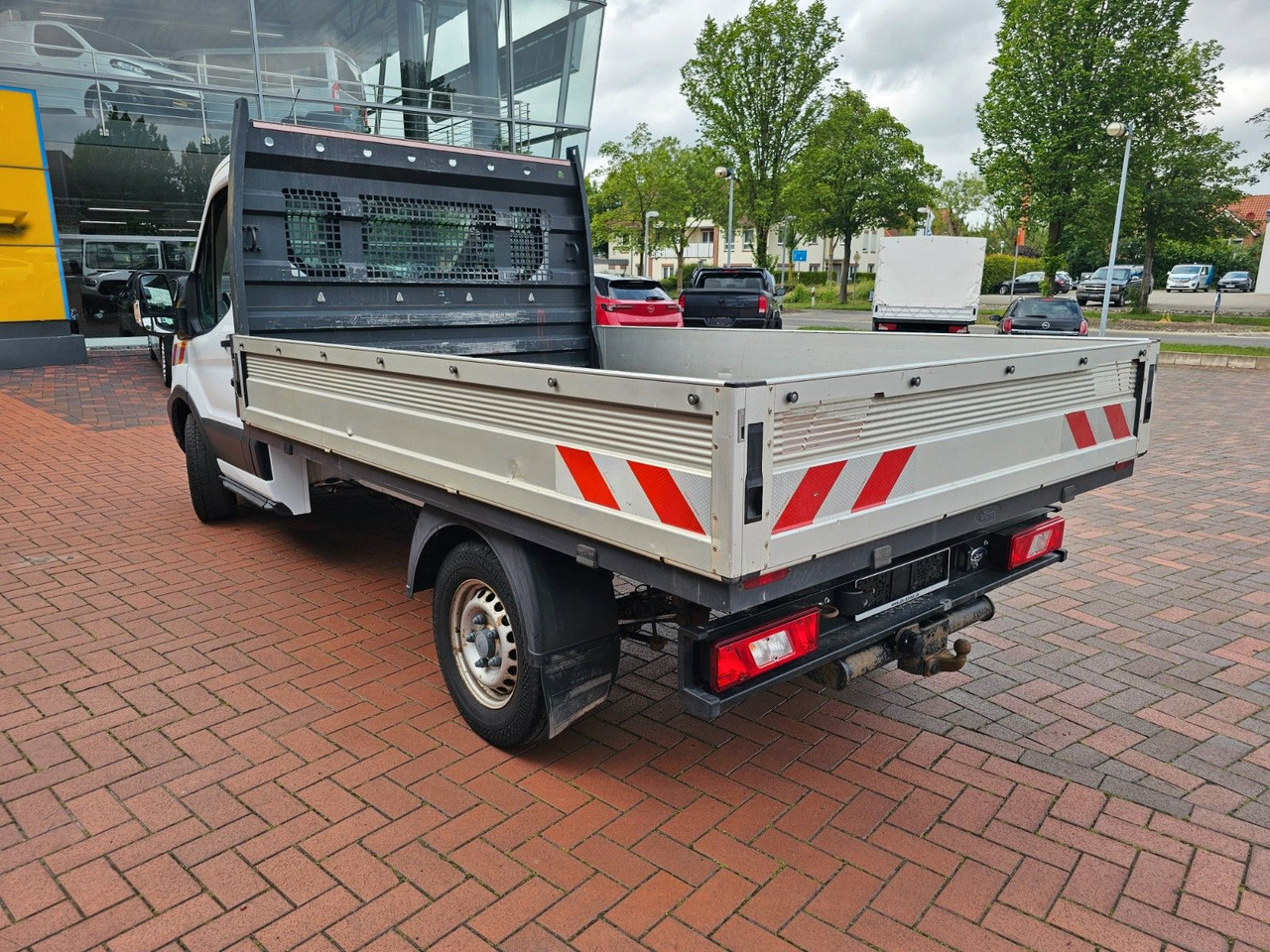 Ford Transit Pritsche 350 L2 Einzelkabine Motorschade - Flatbed van: picture 4 Ford Transit Pritsche 350 L2 Einzelkabine Motorschade - Flatbed van: picture 4