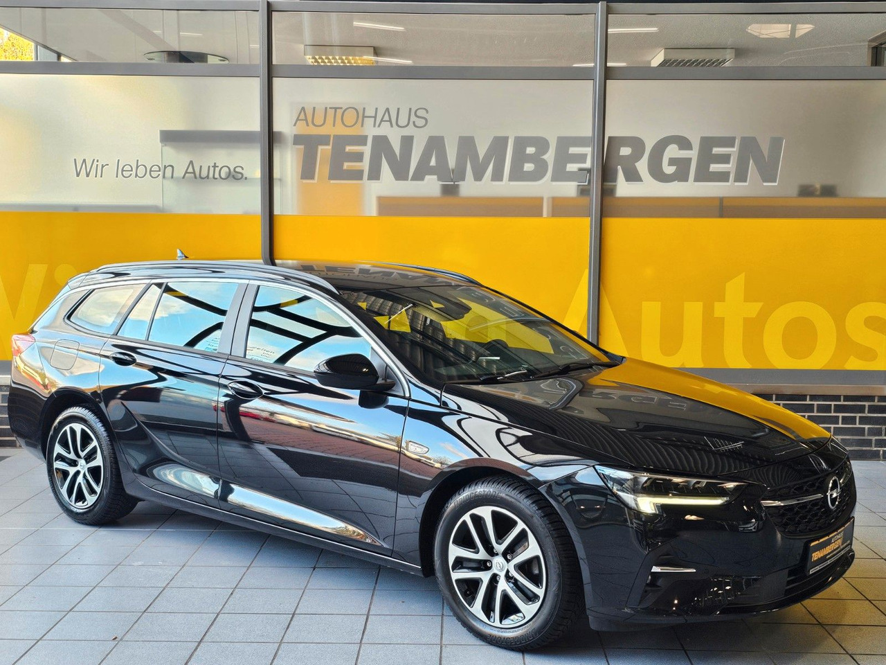 Opel Insignia B ST SHZ LHzg Carplay PDC Spurassistent - Station wagon: picture 1 Opel Insignia B ST SHZ LHzg Carplay PDC Spurassistent - Station wagon: picture 1