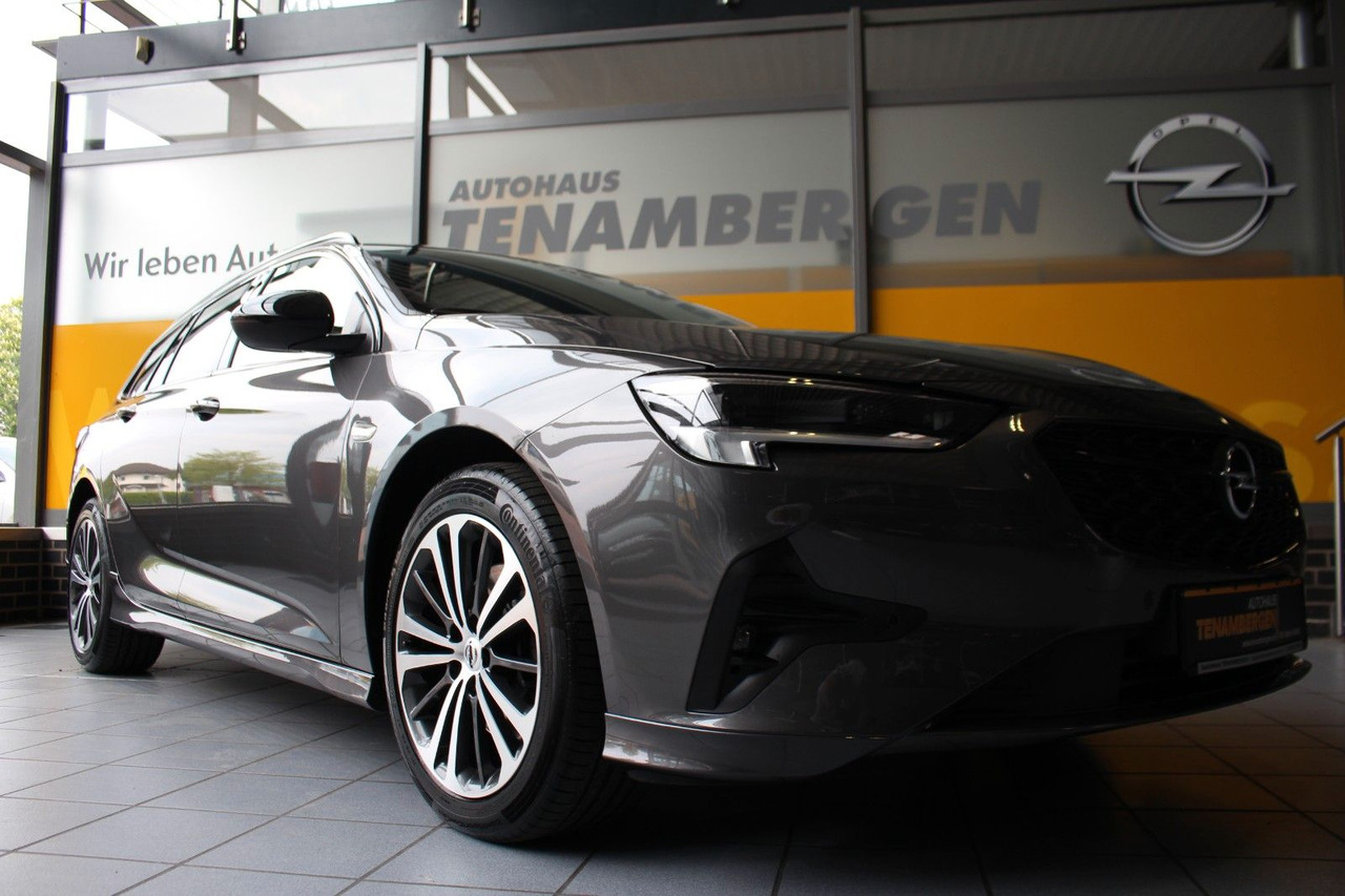 Opel Insignia B Sports Tourer Ultimate OPC HuD AHK - Car: picture 4 Opel Insignia B Sports Tourer Ultimate OPC HuD AHK - Car: picture 4