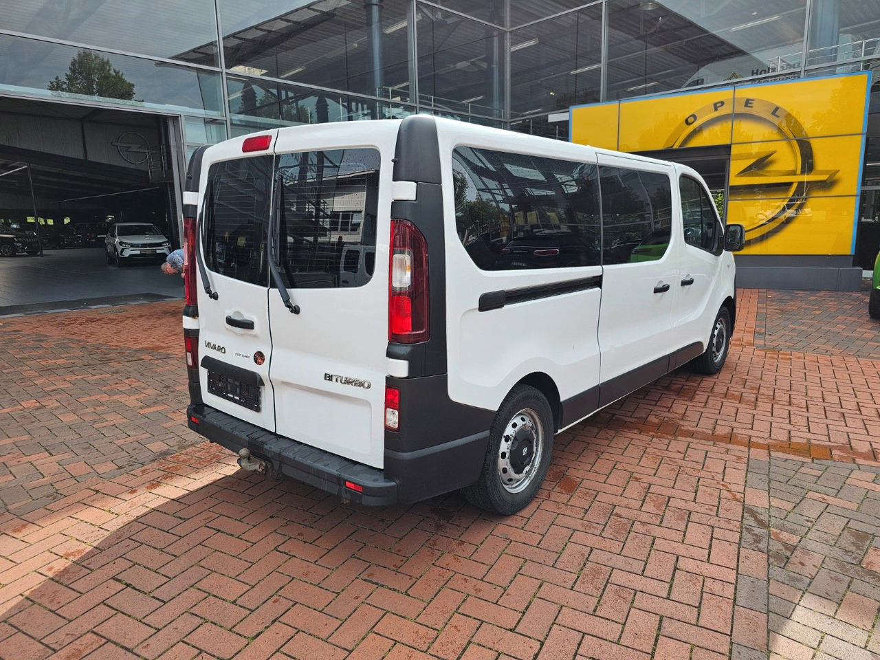 Opel Vivaro B Combi Bus L2H1 2,9t AHK - Passenger van: picture 4 Opel Vivaro B Combi Bus L2H1 2,9t AHK - Passenger van: picture 4